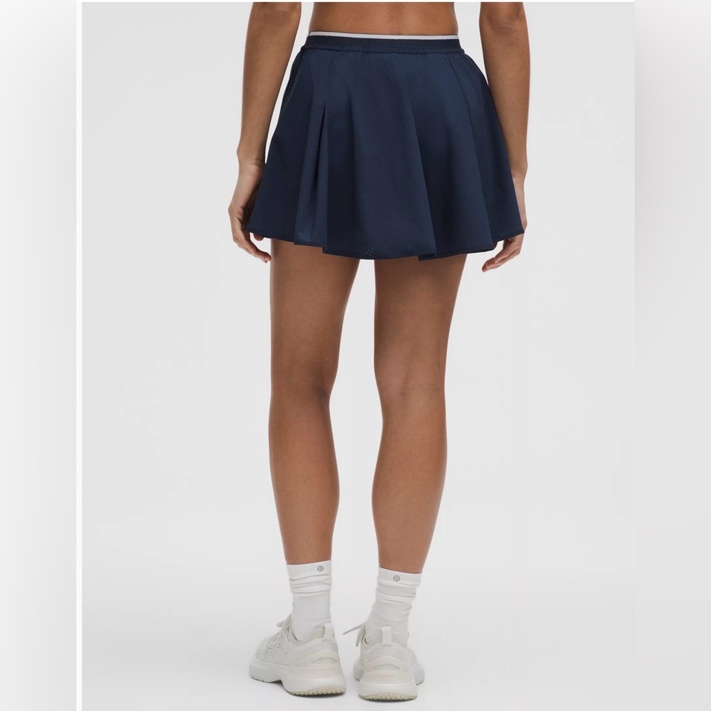 Lululemon Perforated Narrow
Waistband Tennis Skirt - Picture 3 of 7